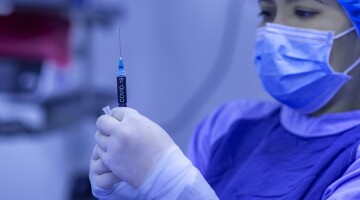 Эффективность вакцины «ЭпиВакКорона» составила 100%